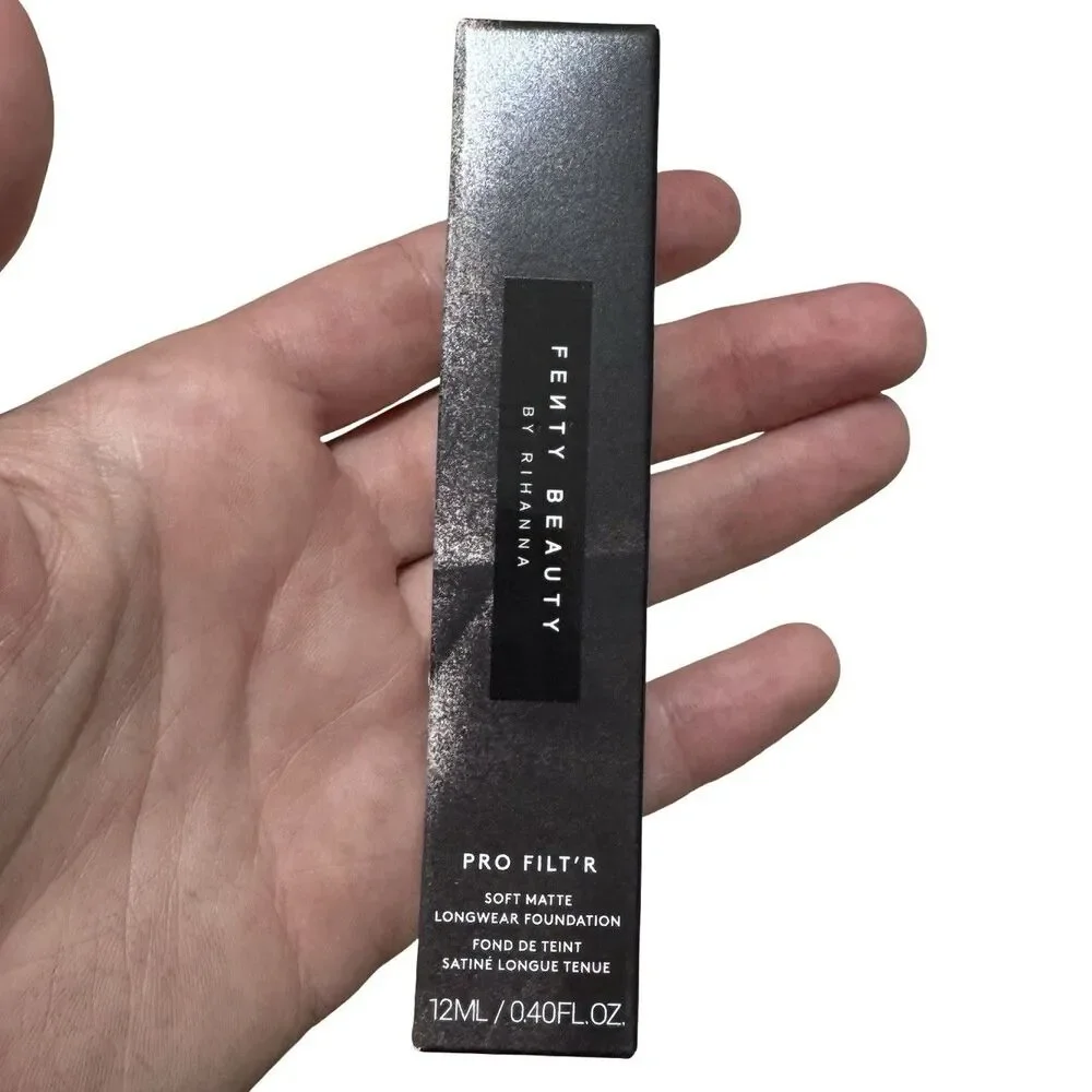 Fenty Beauty Pro Filt'r Soft Matte Longwear Foundation #300 - NEW!!